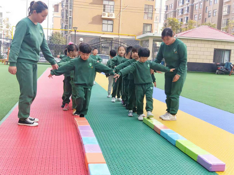 河南平頂山跨世紀(jì)幼兒園：這個(gè)幼兒園教師隊(duì)伍專(zhuān)業(yè)水平竟然這么“高”，一起來(lái)看看！