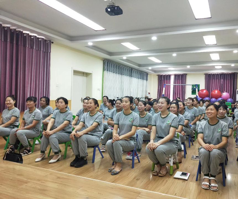 河北省南和縣紫荊花跨世紀幼兒園：“遇”見跨世紀，做高品質(zhì)蒙特梭利教育！
