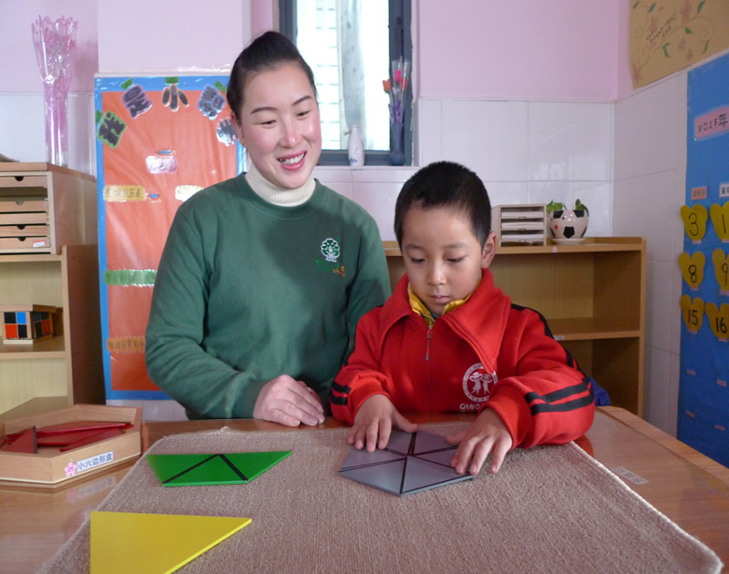 湖北丹江口跨世紀清華幼兒園：責任重于泰山，這樣優(yōu)秀的老師怎不惹人羨慕？