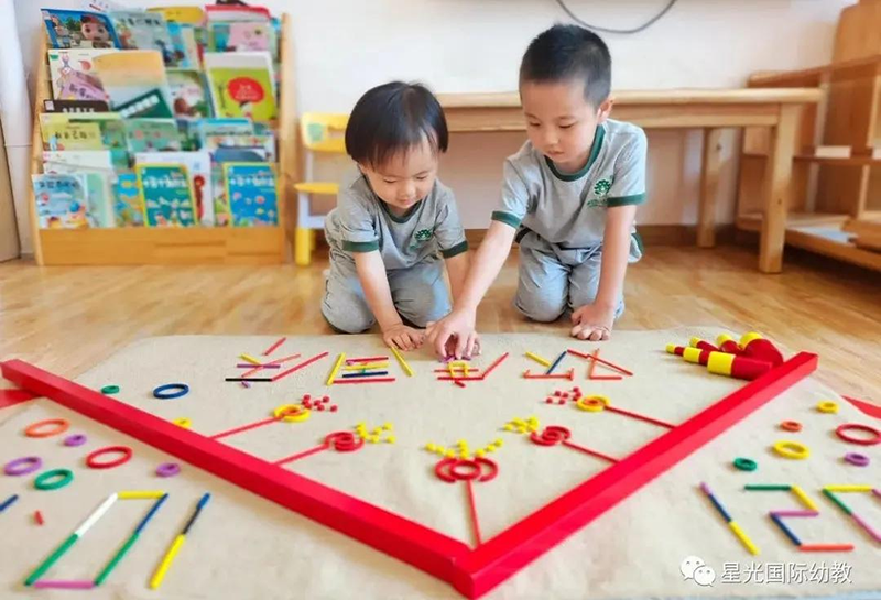 山東棗莊跨世紀(jì)星光幼兒園: “祝福祖國，喜迎國慶”創(chuàng)意拼擺