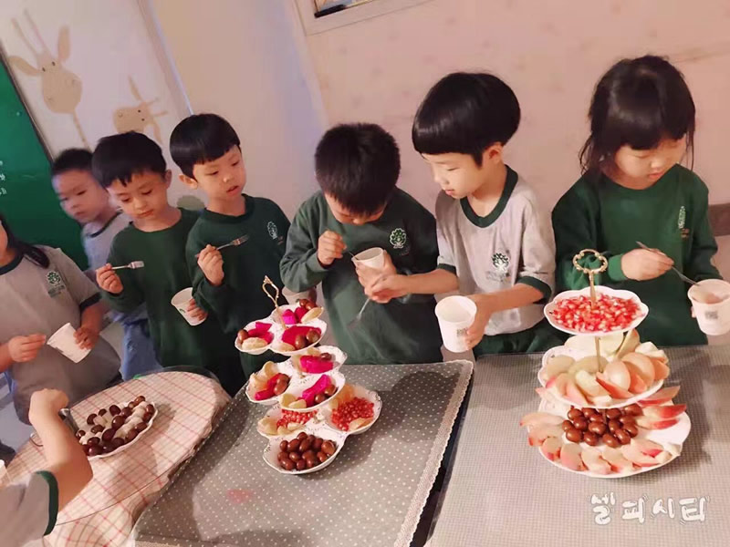 原來蒙特梭利幼兒園還有這樣的主題課堂，有趣又實(shí)用!