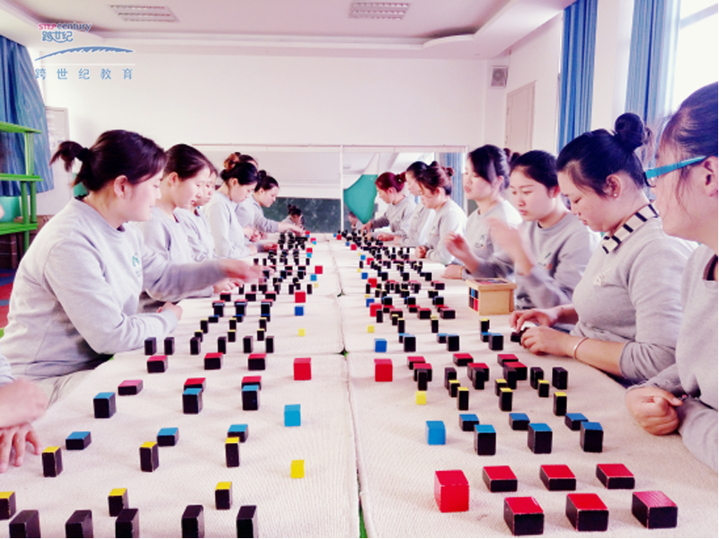 復(fù)制跨世紀(jì)教研活動(dòng)，打造專(zhuān)業(yè)師資團(tuán)隊(duì)，聯(lián)盟園一點(diǎn)也不落后