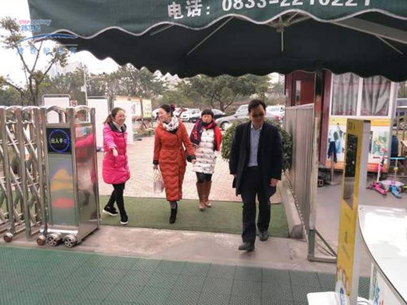 跨世紀總部領導進入四川省峨眉山跨世紀綏山幼兒園督導工作