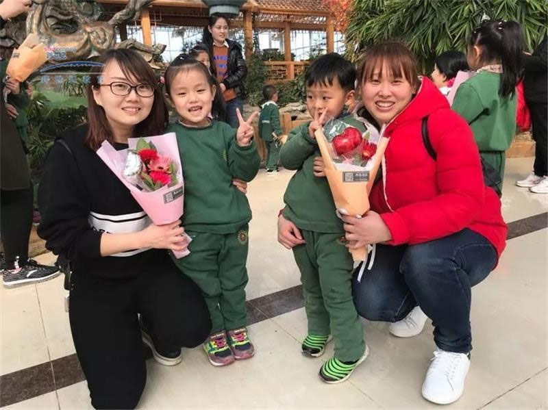 跨世紀(jì)全國聯(lián)盟園不約而同，歡度三八女神節(jié)!