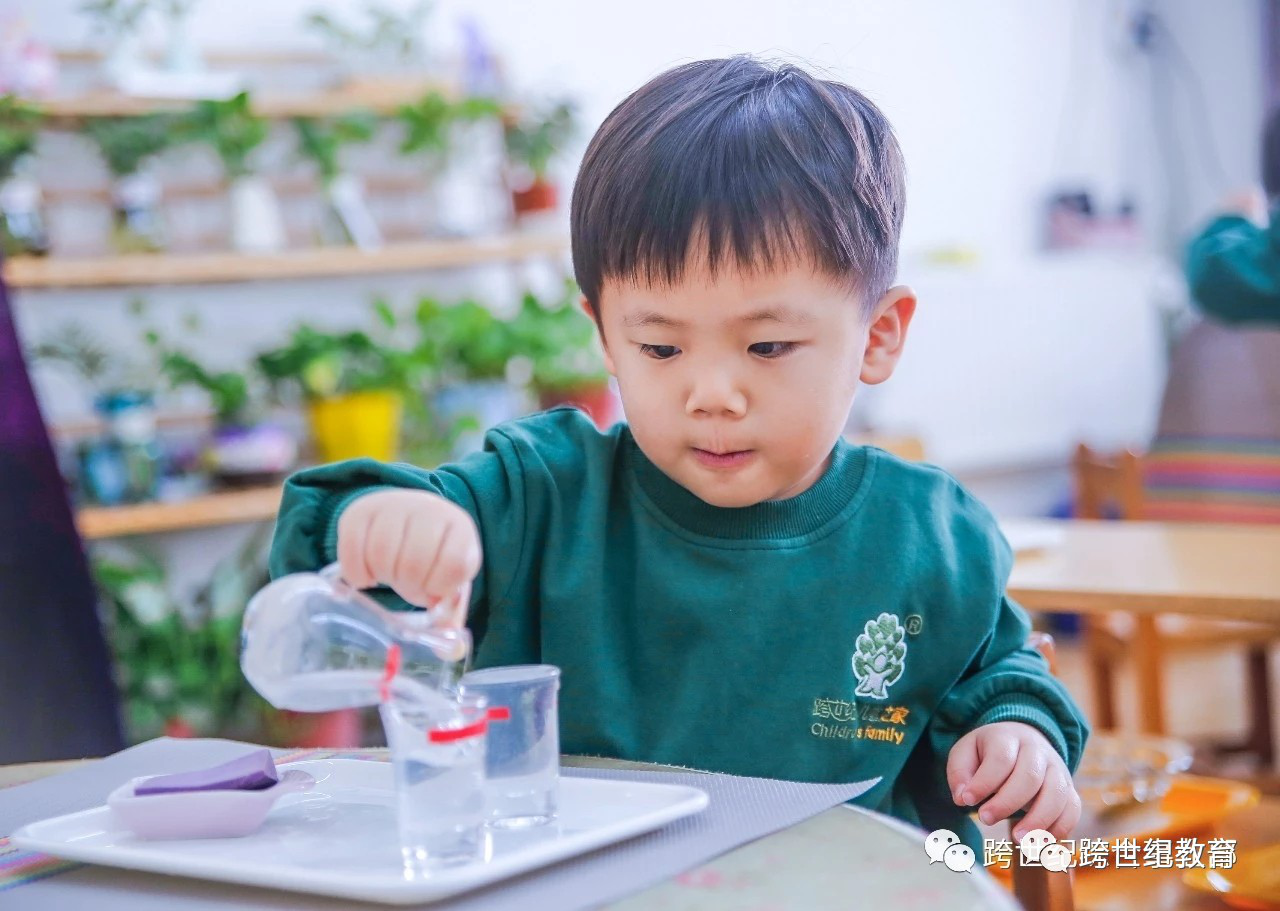 蒙氏幼兒園生活化教育好處多多，怪不得這么受歡迎？