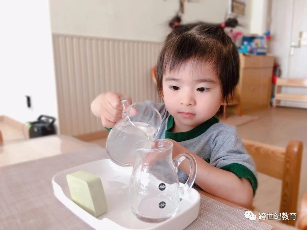 蒙氏幼兒園家園共育里，如何提高孩子生活自理能力？