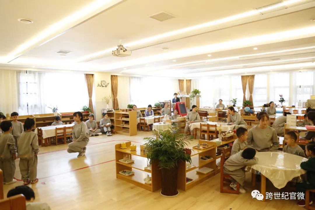 開學啦，專業(yè)蒙特梭利老師們在教室里請這樣“觀察”孩子……