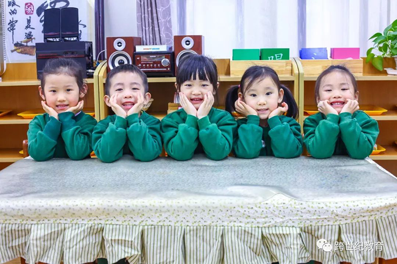 跨世紀(jì)教育：孩子內(nèi)向、孤僻、不合群？蒙氏老師這樣引導(dǎo)準(zhǔn)沒錯(cuò)！