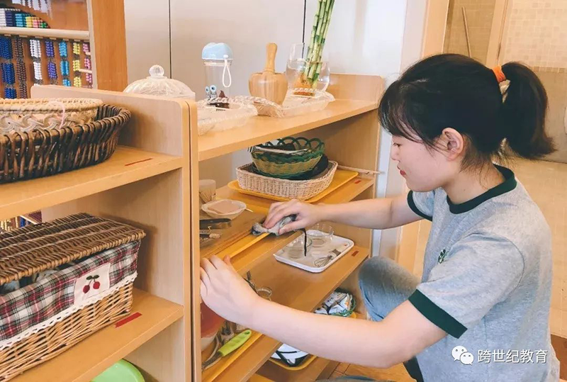 跨世紀蒙氏教育：蒙特梭利教具 ≠ 玩具！教具到底能帶給孩子什么？