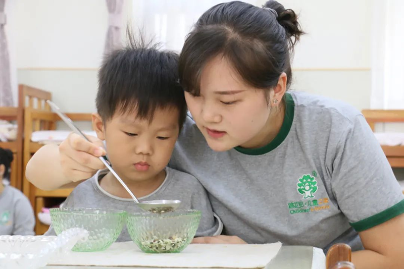 跨世紀(jì)機(jī)蒙氏教育：蒙氏生活化教育給孩子們帶來了許多益處！