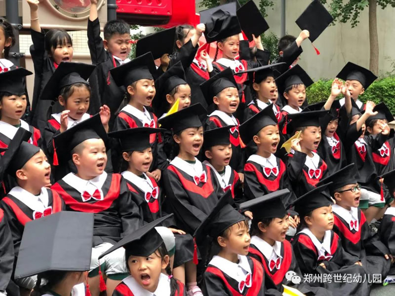 跨世紀幼兒園給畢業(yè)班孩子和家長的離別贈言