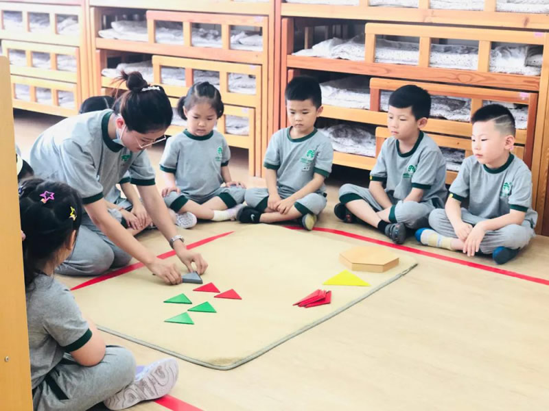 跨世紀蒙氏教育：為什么0-6歲是通過感官學(xué)習(xí)的？