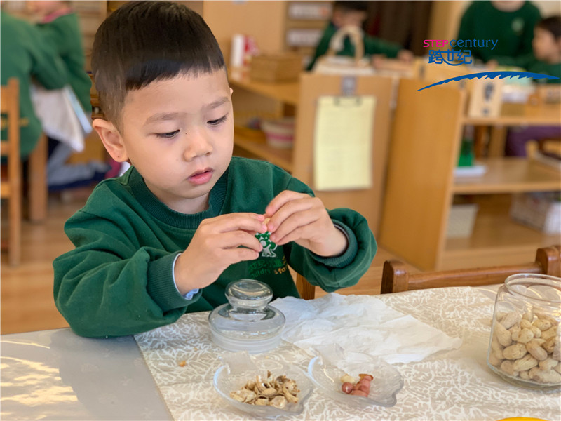 蒙氏幼兒園的教室是如何讓孩子產(chǎn)生專注的？