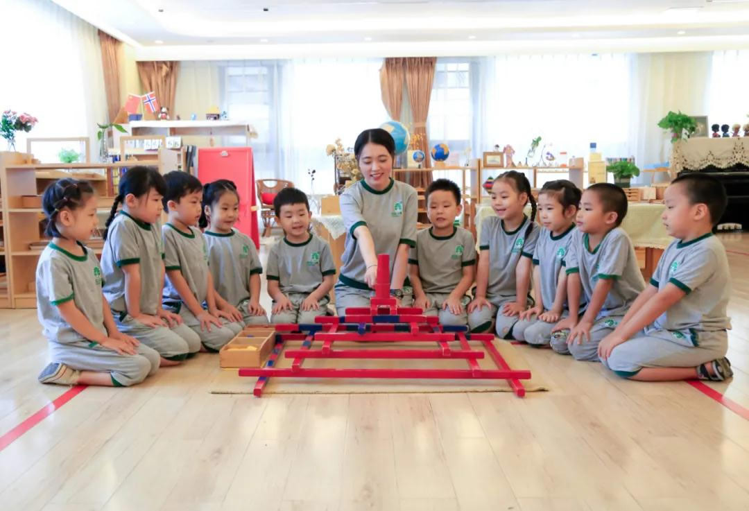跨世紀(jì)蒙氏教育：蒙氏班幼兒月觀察記錄這樣寫