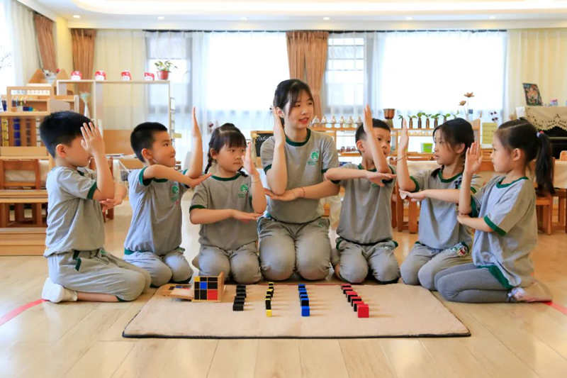 跨世紀蒙氏教育|蒙特梭利教育：幼師在教學中一定要給孩子做工作示范嗎？