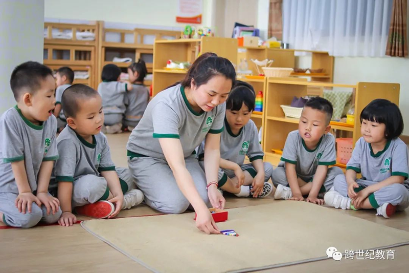 跨世紀(jì)蒙氏教育：千萬別這樣夸孩子？！蒙特梭利教育給你方法！