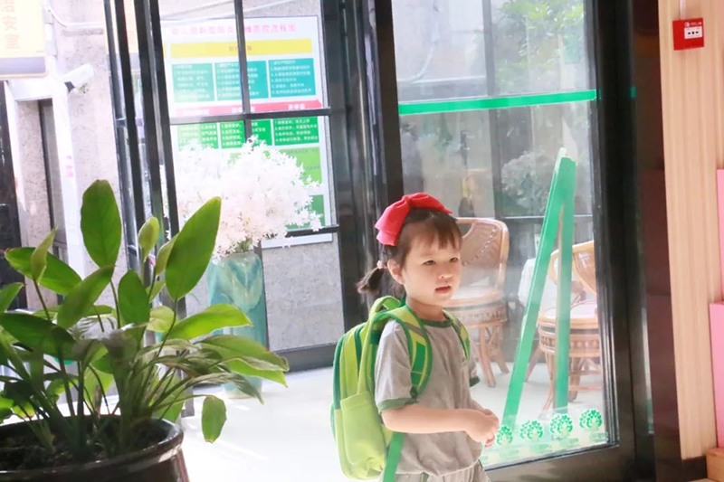 跨世紀(jì)蒙氏教育：孩子高情商的10種表現(xiàn)，你也可以培養(yǎng)高情商的孩子~