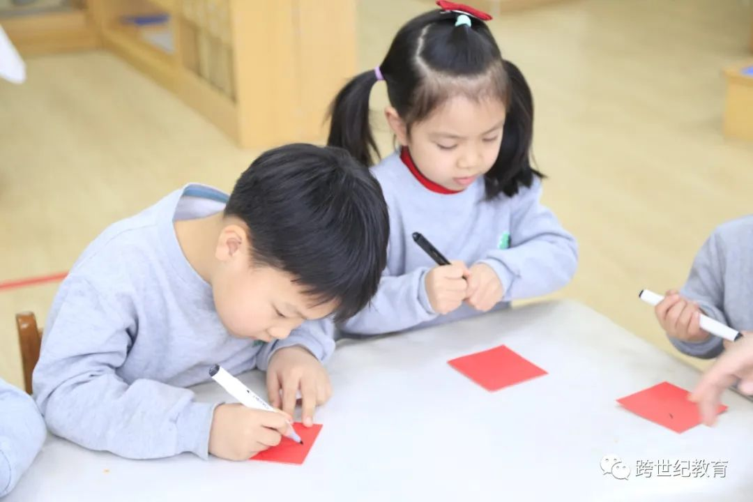 蒙氏教育：孩子不愛(ài)“分享”？抓住新學(xué)期開(kāi)學(xué)教育好時(shí)機(jī)幫助孩子！