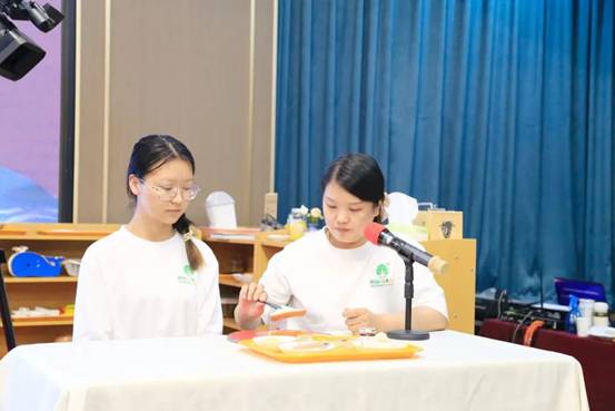 一場(chǎng)蒙氏教師快樂(lè)成長(zhǎng)的盛宴：幼教激情 燃燒一生！